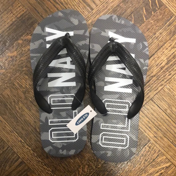 🍭3/$20🍭 Old Navy 🩴 for boys - Picture 1 of 3